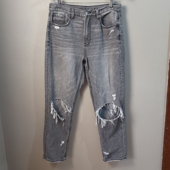 American Eagle EUC Gray Wash 100% COTTON Distressed High Rise Mom Jeans SIZE 10 - Picture 2 of 11